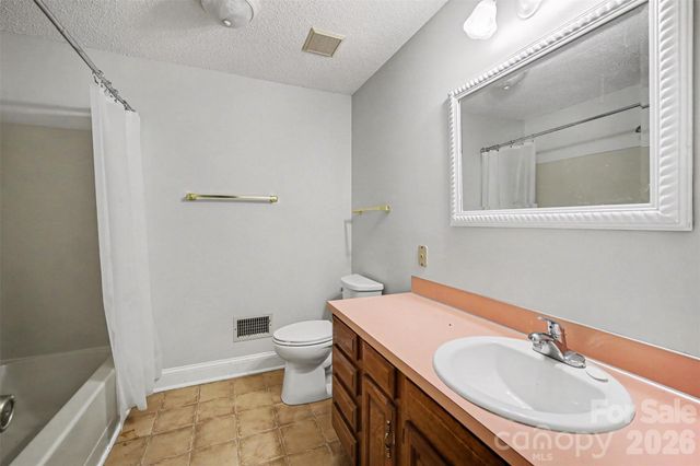 2710 Eva Drive NW, Concord, NC 28027