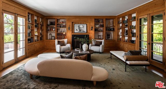 2003 La Brea Terrace, Los Angeles, CA 90046