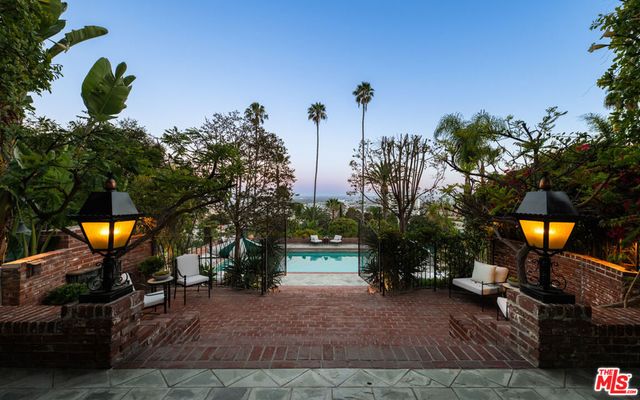 2003 La Brea Terrace, Los Angeles, CA 90046
