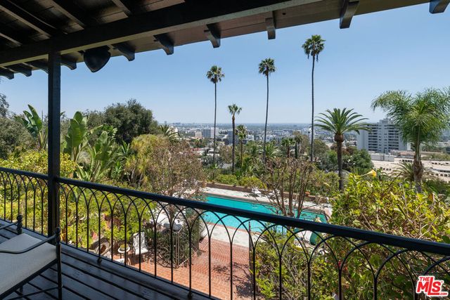 2003 La Brea Terrace, Los Angeles, CA 90046