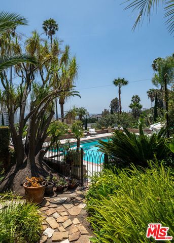 2003 La Brea Terrace, Los Angeles, CA 90046