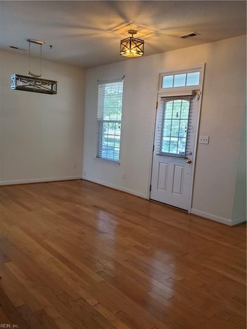 621 Water Lilly RD, Portsmouth, VA 23701