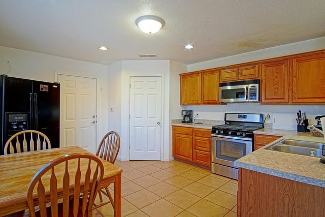 15 Tome Hill Road, Los Lunas, NM 87031
