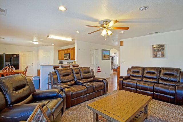 15 Tome Hill Road, Los Lunas, NM 87031