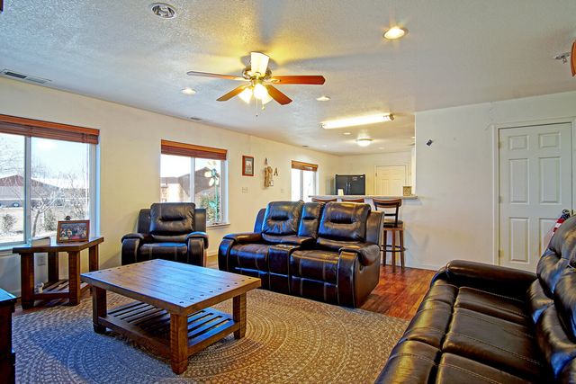 15 Tome Hill Road, Los Lunas, NM 87031