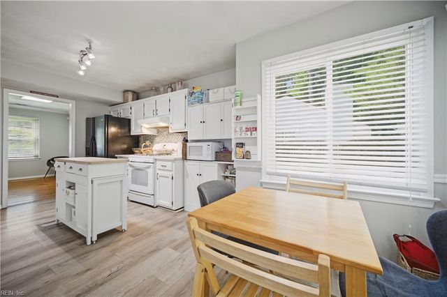 1820 Castleton CT, Virginia Beach, VA 23454