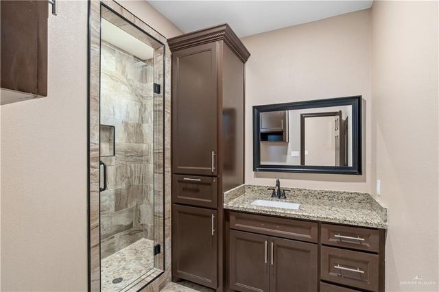 911 S 19th Avenue, Edinburg, TX 78539