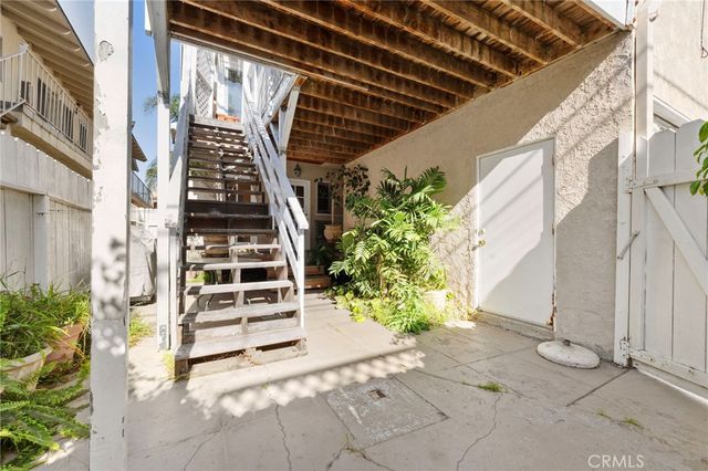 118 Roycroft Avenue, Long Beach, CA 90803