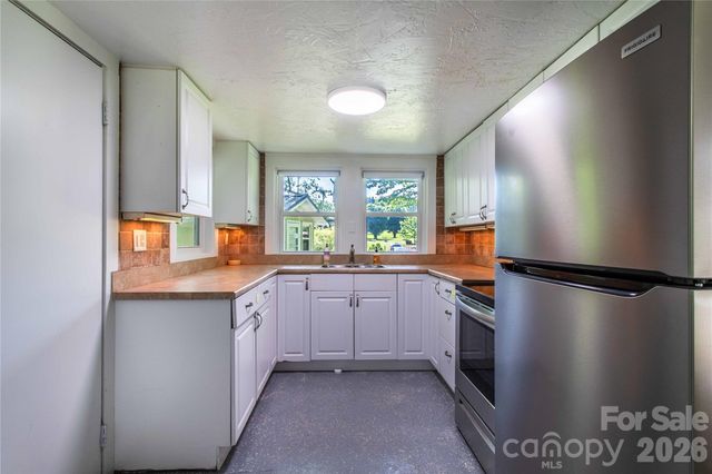 2603 Kim Miller Road, Lake Toxaway, NC 28747