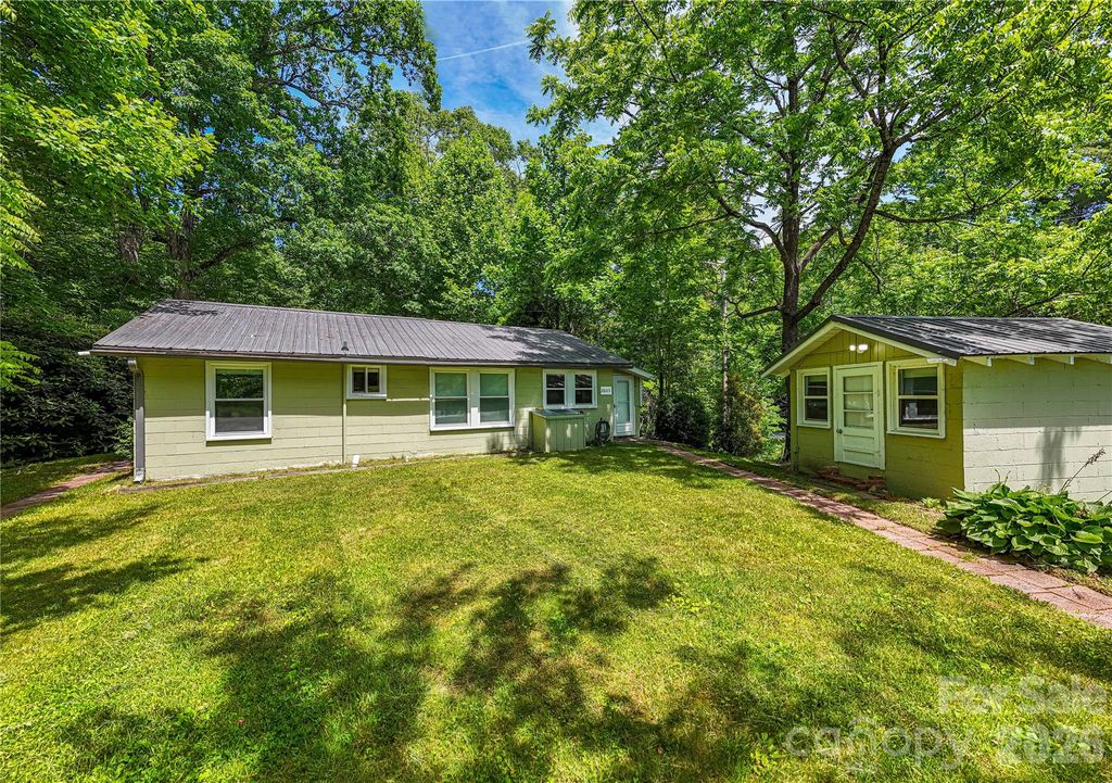 2603 Kim Miller Road, Lake Toxaway, NC 28747