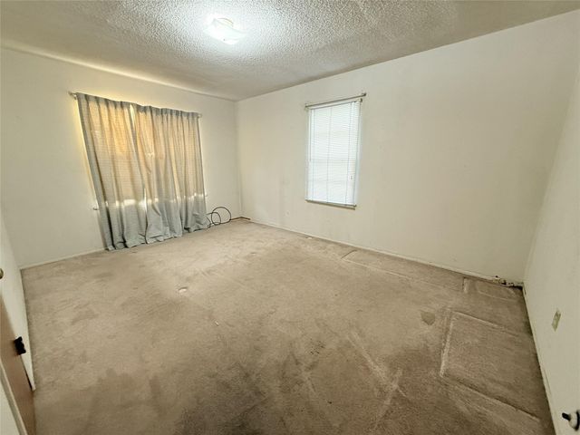 724 S Morgan Street, Angleton, TX 77515