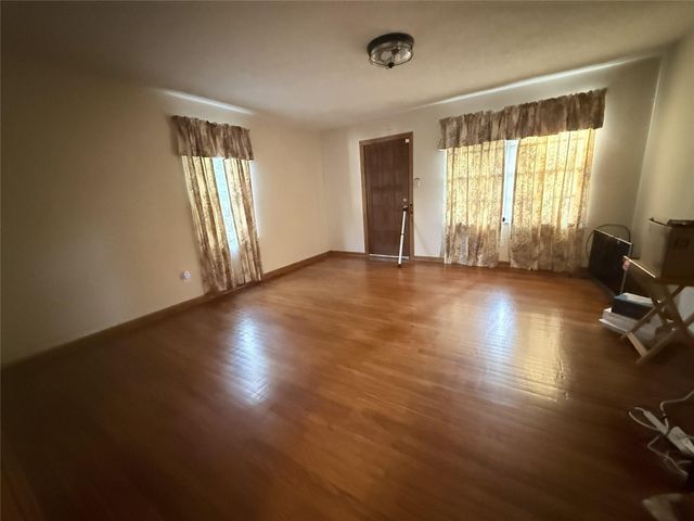 724 S Morgan Street, Angleton, TX 77515
