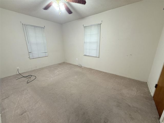 724 S Morgan Street, Angleton, TX 77515
