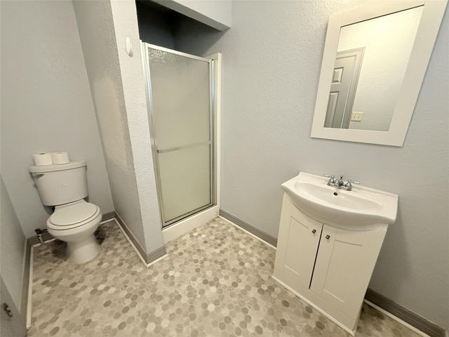 724 S Morgan Street, Angleton, TX 77515