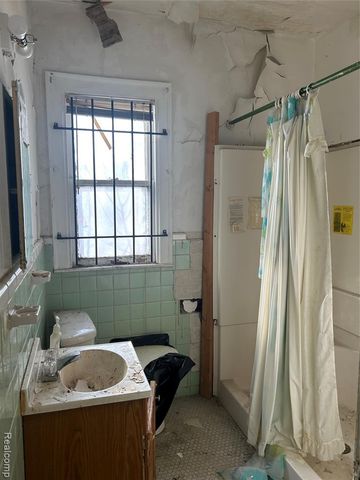 18862 Cardoni Street, Detroit, MI 48203