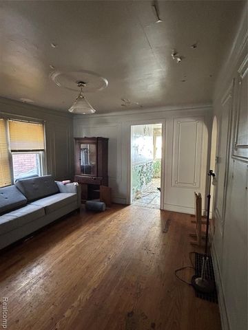 18862 Cardoni Street, Detroit, MI 48203