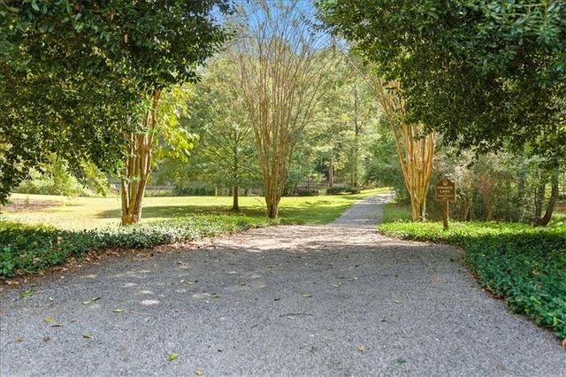 5428 Thornapple Lane NW, Acworth, GA 30101