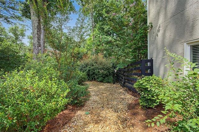 5428 Thornapple Lane NW, Acworth, GA 30101
