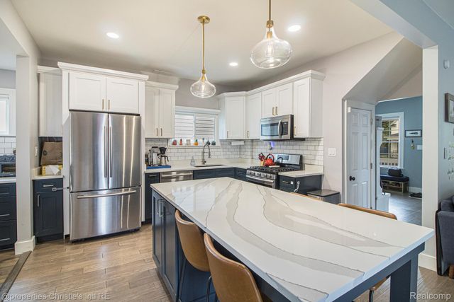 2144 Fischer Street, Detroit, MI 48214