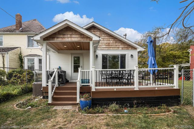 2144 Fischer Street, Detroit, MI 48214