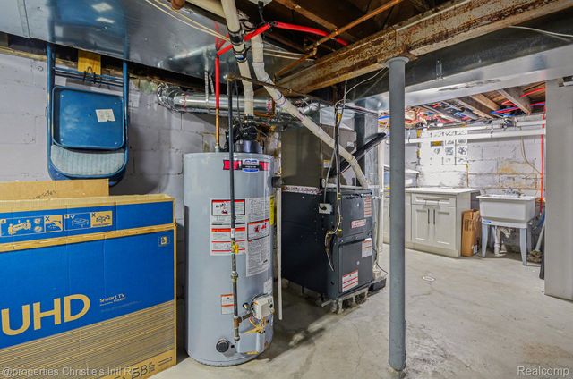 2144 Fischer Street, Detroit, MI 48214