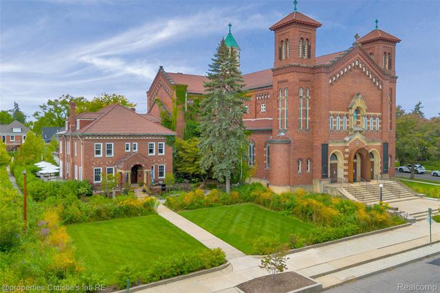 2144 Fischer Street, Detroit, MI 48214