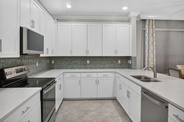 9062 Gulf Cove Dr, Lake Worth, FL 33467