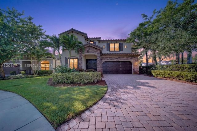 9062 Gulf Cove Dr, Lake Worth, FL 33467