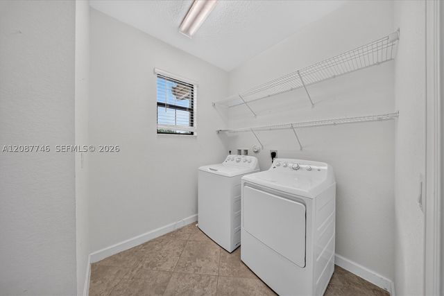 9062 Gulf Cove Dr, Lake Worth, FL 33467