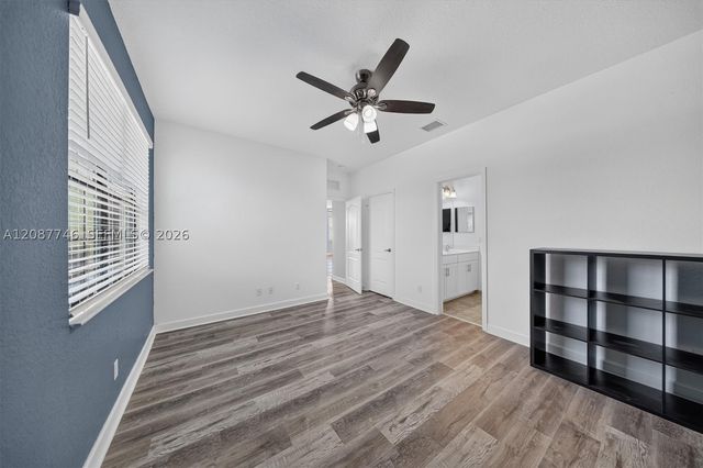 9062 Gulf Cove Dr, Lake Worth, FL 33467