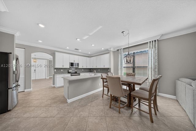 9062 Gulf Cove Dr, Lake Worth, FL 33467