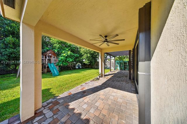 9062 Gulf Cove Dr, Lake Worth, FL 33467