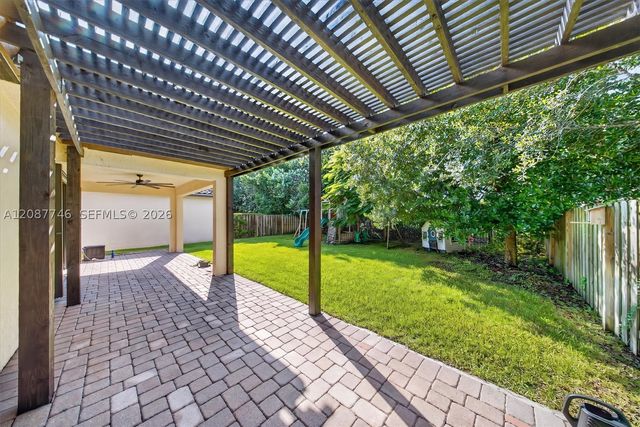 9062 Gulf Cove Dr, Lake Worth, FL 33467