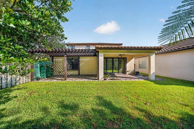 9062 Gulf Cove Dr, Lake Worth, FL 33467