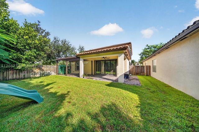 9062 Gulf Cove Dr, Lake Worth, FL 33467