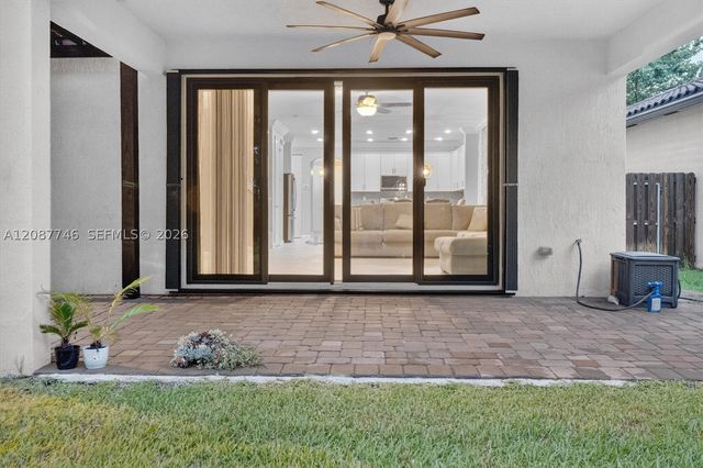 9062 Gulf Cove Dr, Lake Worth, FL 33467