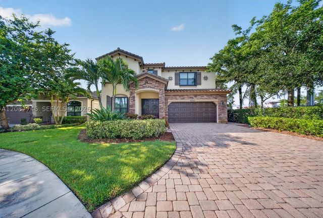 9062 Gulf Cove Dr, Lake Worth, FL 33467