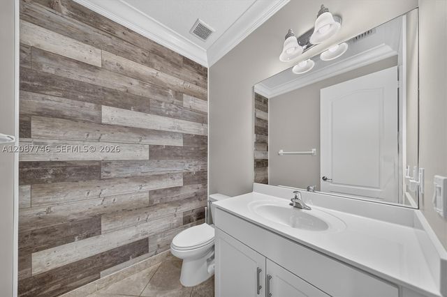 9062 Gulf Cove Dr, Lake Worth, FL 33467