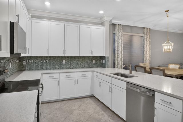 9062 Gulf Cove Dr, Lake Worth, FL 33467