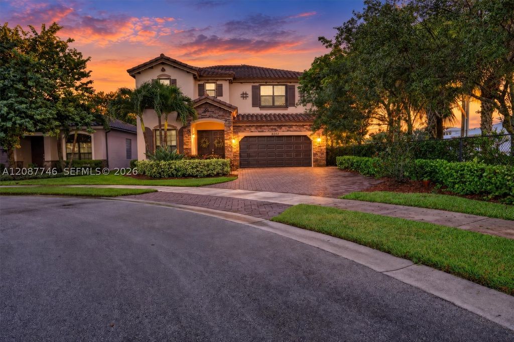 9062 Gulf Cove Dr, Lake Worth, FL 33467