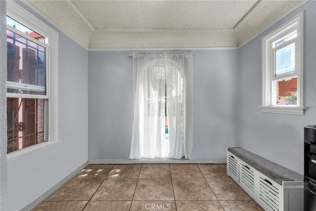 1617 W 80th Street, Los Angeles, CA 90047