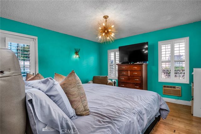1617 W 80th Street, Los Angeles, CA 90047