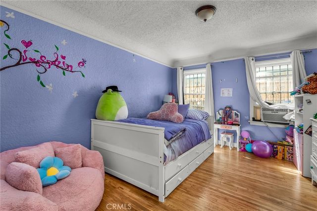 1617 W 80th Street, Los Angeles, CA 90047