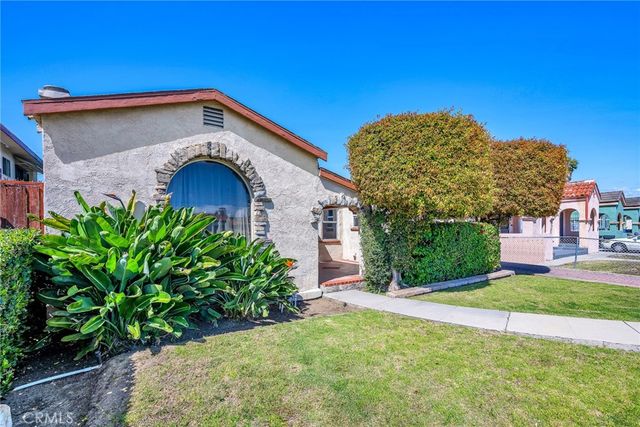1617 W 80th Street, Los Angeles, CA 90047