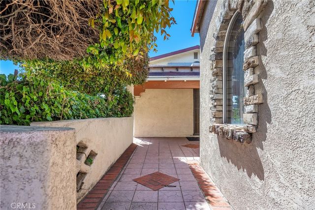 1617 W 80th Street, Los Angeles, CA 90047