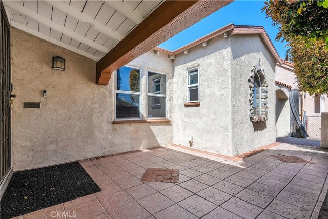 1617 W 80th Street, Los Angeles, CA 90047