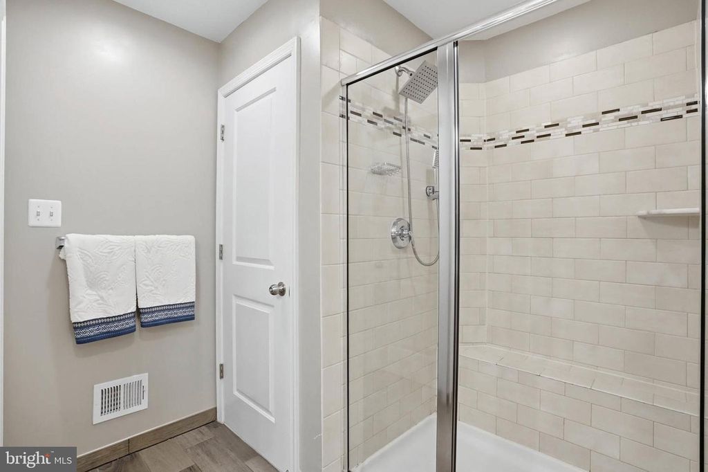 Image 23 of property listing at 1717 FIELDSTONE CT, Hanover, MD 21076