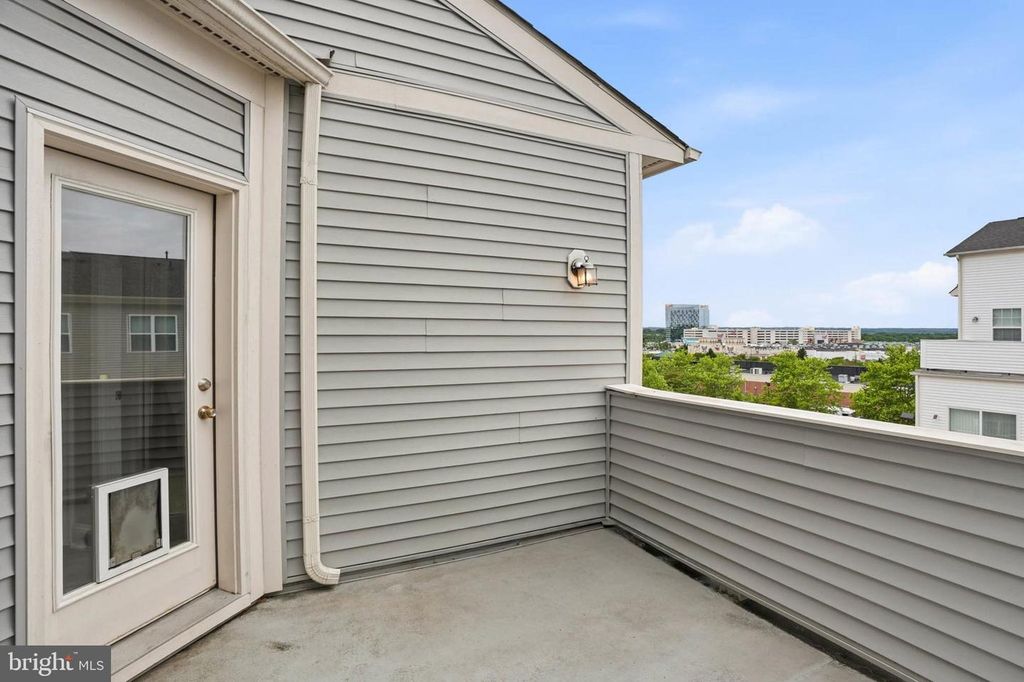 Image 3 of property listing at 1717 FIELDSTONE CT, Hanover, MD 21076