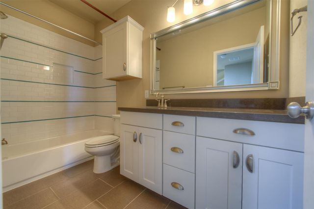 405 S Meadowlark ST B, Lakeway, TX 78734