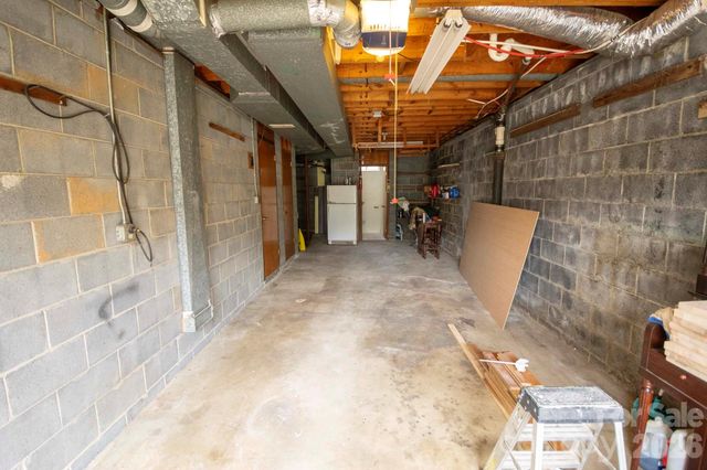 317 Brickyard Road, Asheville, NC 28806